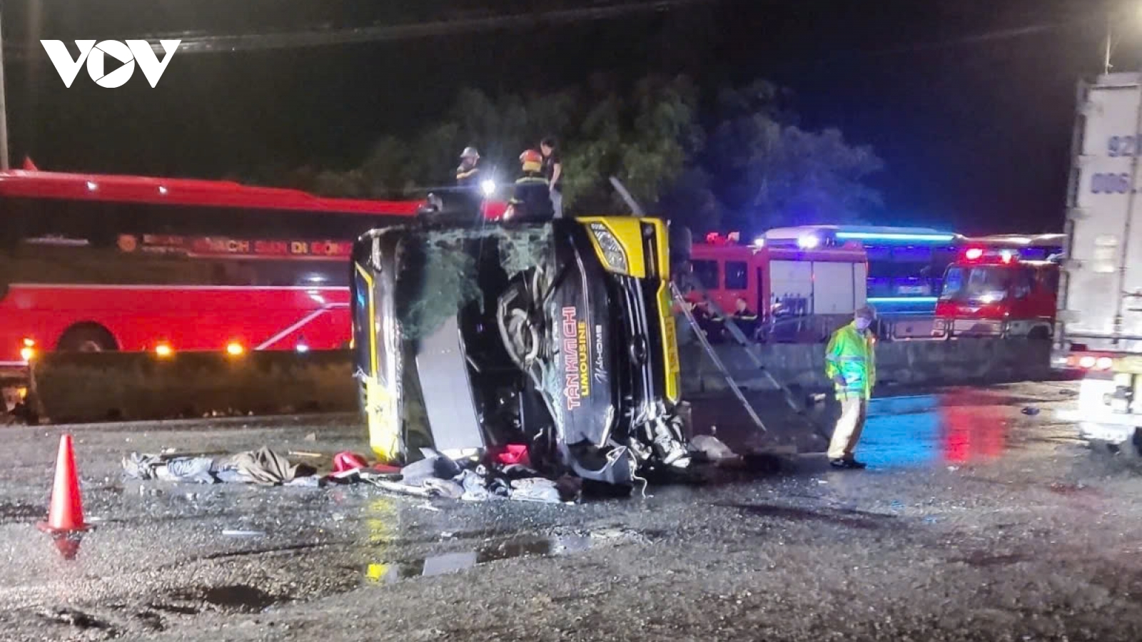 Three killed and many injured after sleeper bus overturns in central Vietnam